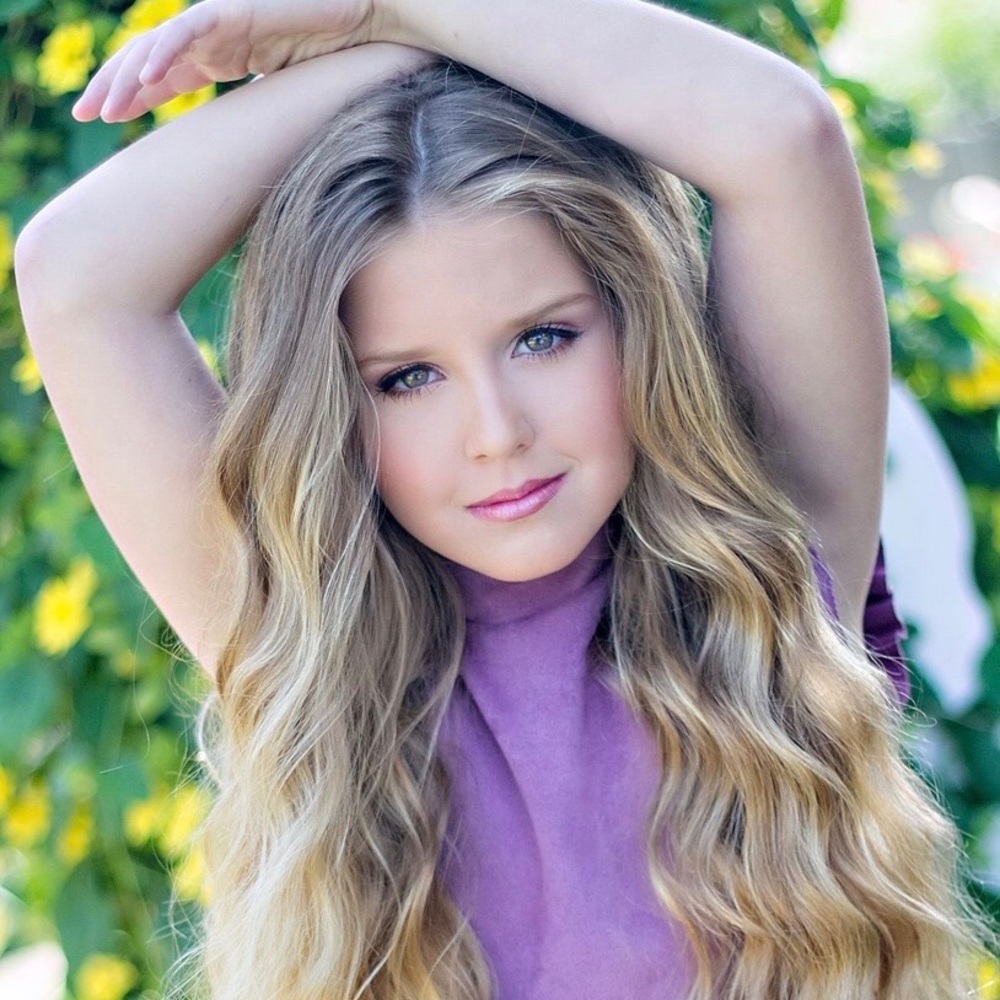 Live show w/Carlee girls come support a young host Comment below for a good date